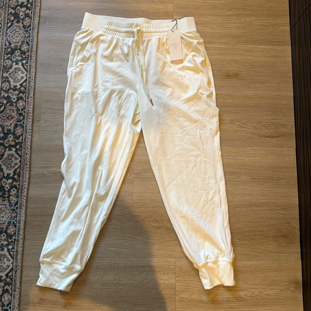 Calai mid rise jogger NWT size medium